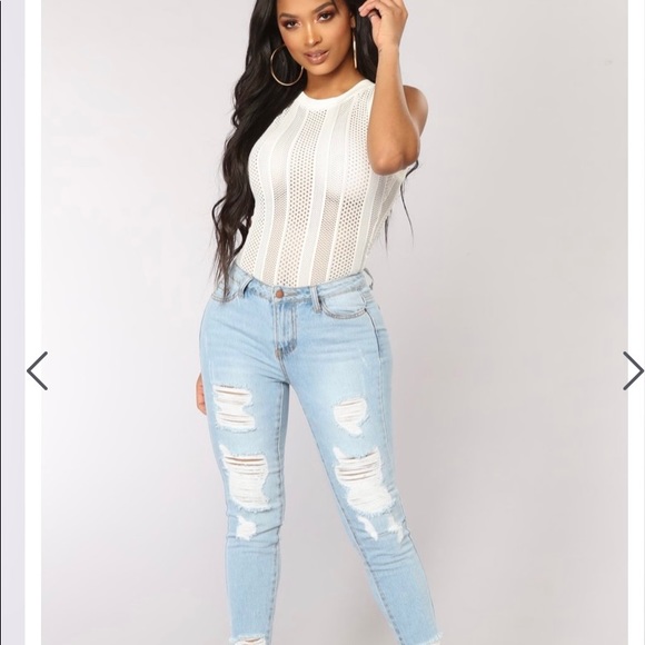 FashionNova distressed ankle jeans - Picture 2 of 7